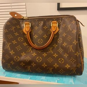 Louis Vuitton medium speedy